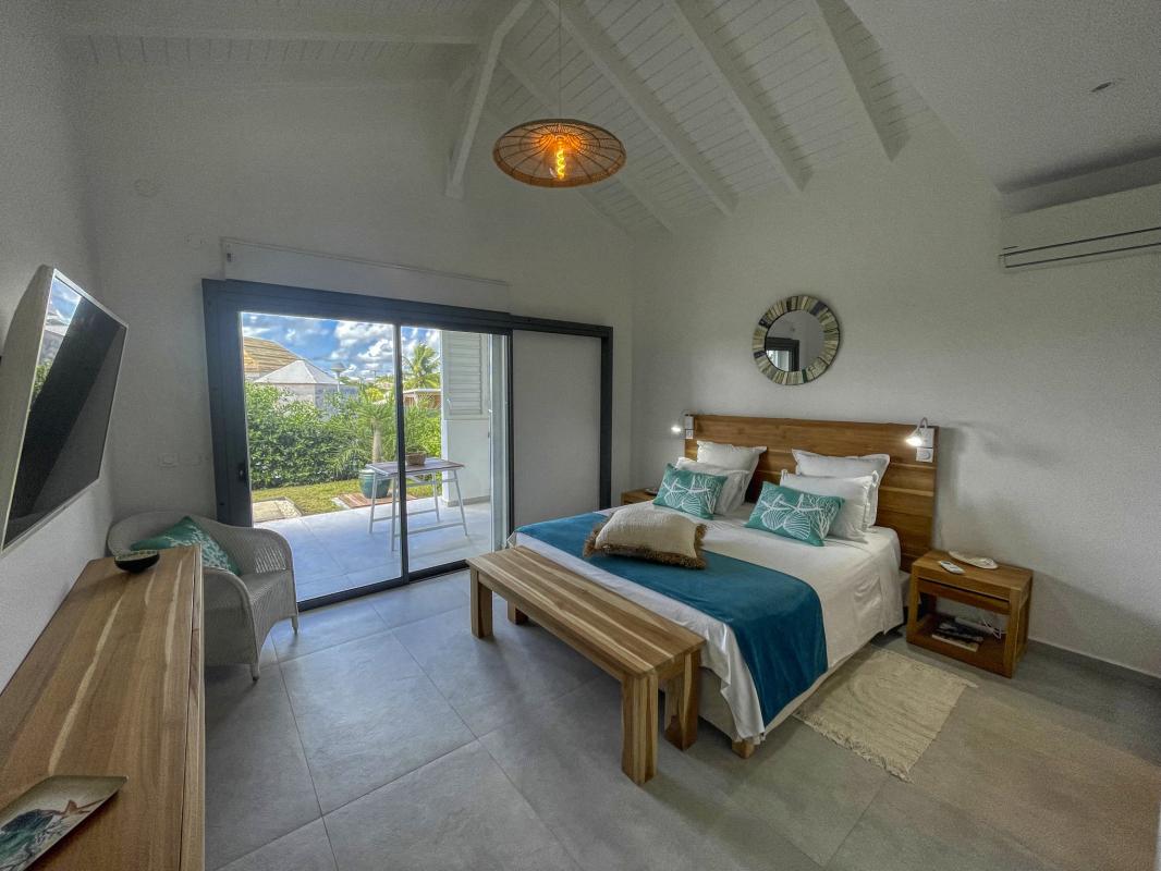 26 Location villa piscine accès plage Saint François Guadeloupe_chambre 1